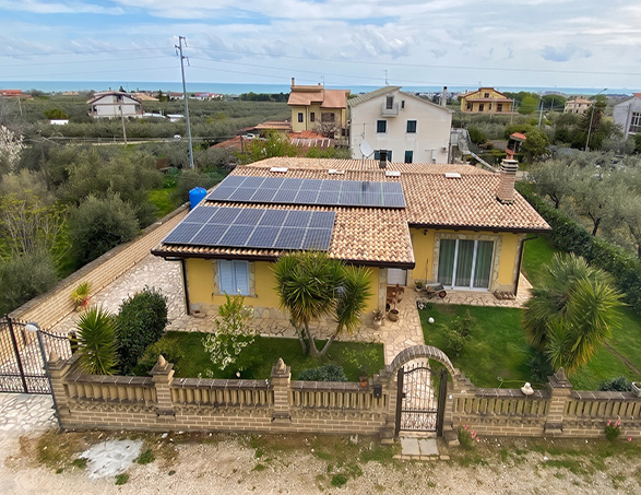Casa singola a Vasto in classe A4 con fotovoltaico e pompa di calore Clivet Sphera-T